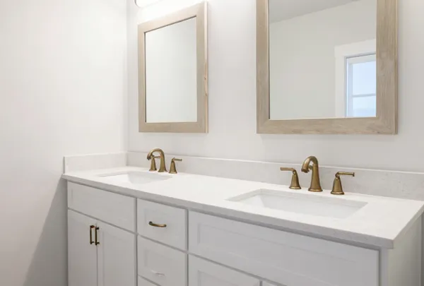 Custom bathroom vanity cabinetry for Arab, Alabama homeowners
